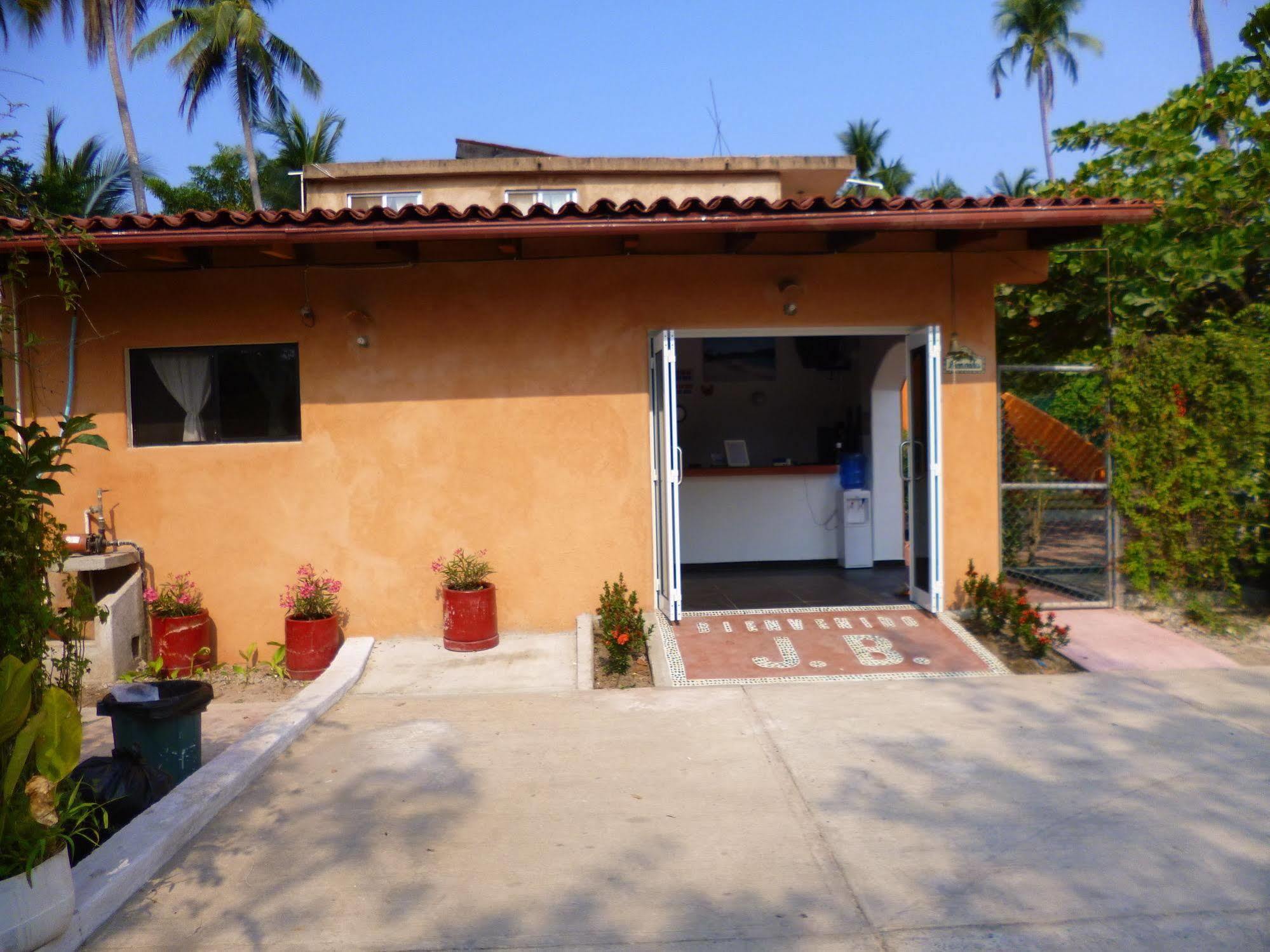 Hotel J.B. Zihuatanejo Exterior foto